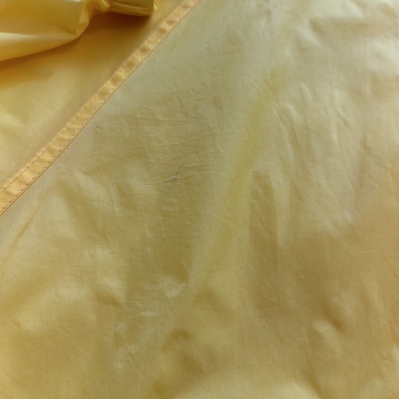 Packable Wind Breaker - Size Medium - Picture 14 of 14